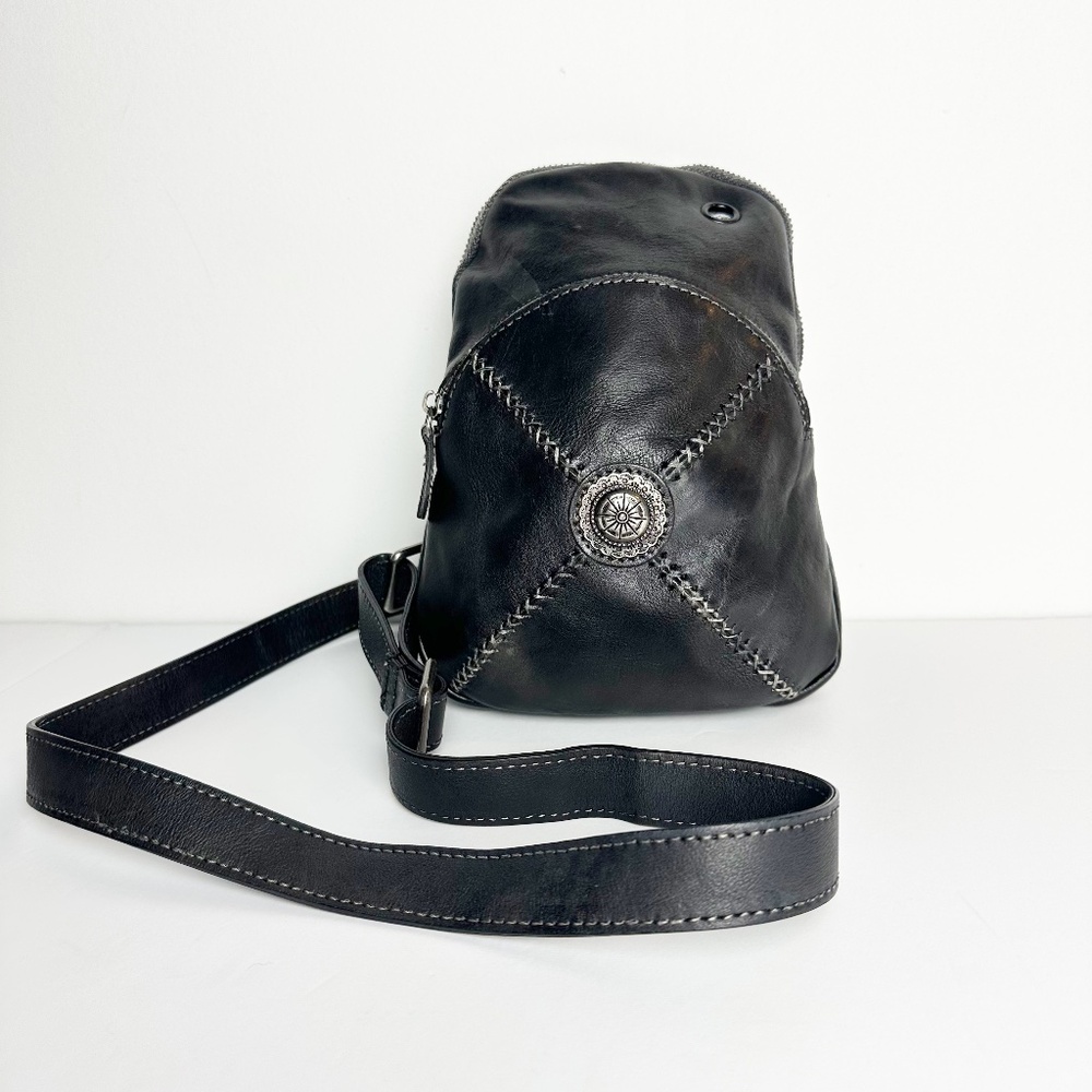 BLACK LEADER SLING BAG
